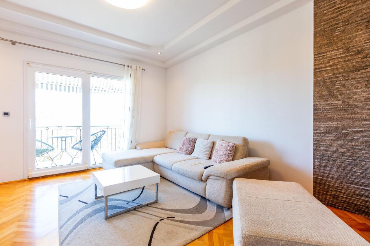 Rs Two Bedroom Apartment Sukosan Luaran gambar